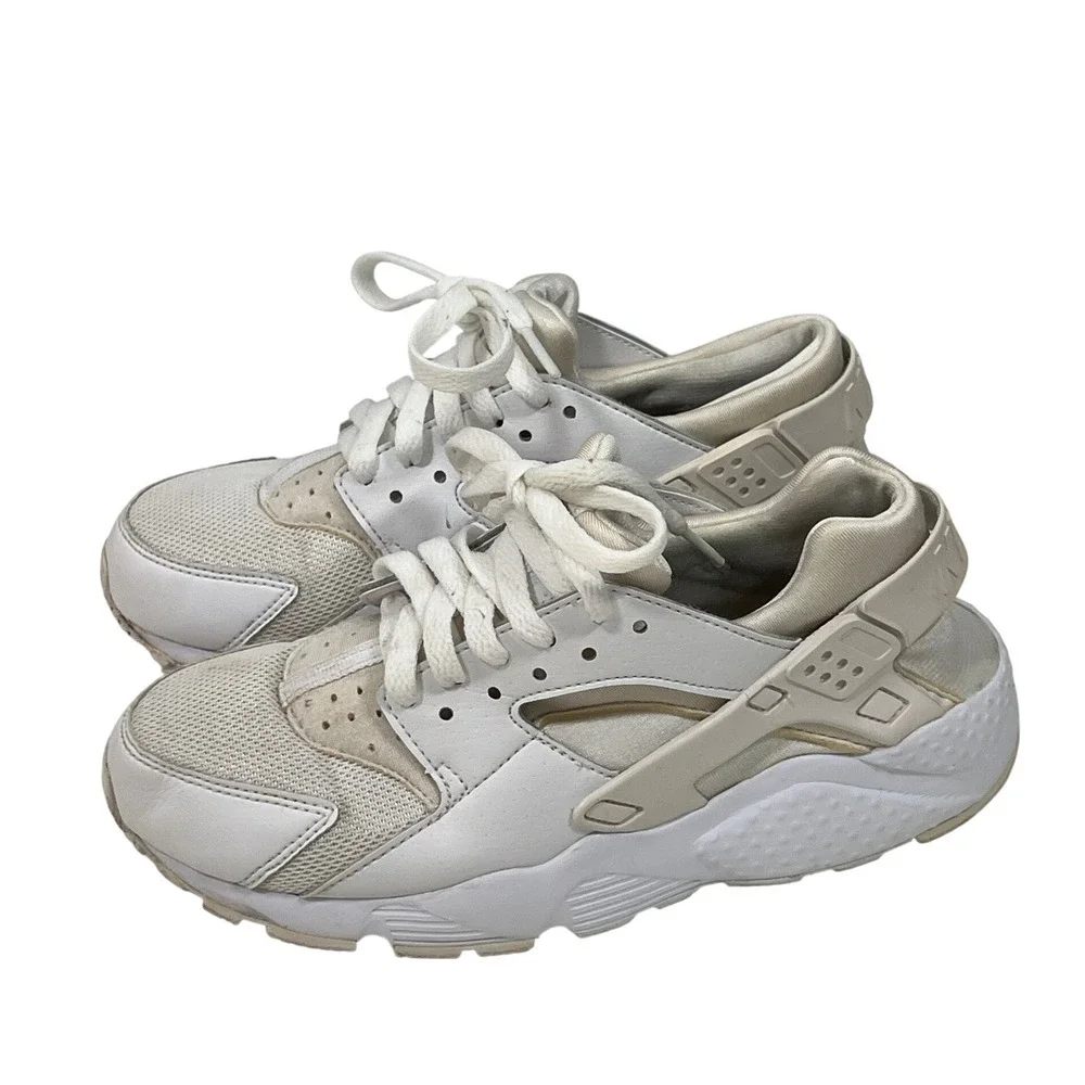 Nike Air Huaraches Big Kids Triple White Running Tennis‎ Shoe Unisex 5 Sporty